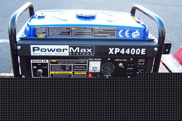 New 4400 watt gas generator w/ electric start rv