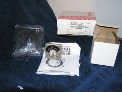 New pneumatic room thermostat robertshaw 2218-132