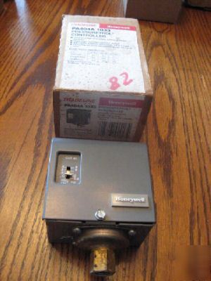 New honeywell pressuretrol PA404A1033 steam controller