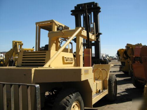 Taylor 24,000 lb side cab forklift diesel, 67
