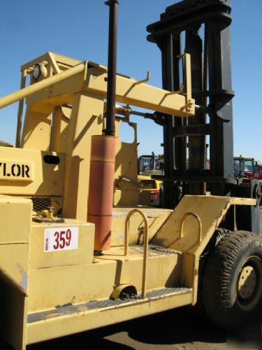 Taylor 24,000 lb side cab forklift diesel, 67