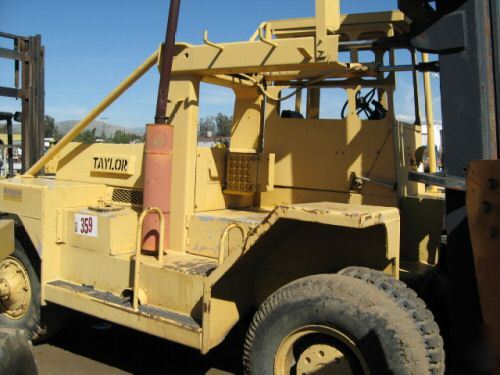 Taylor 24,000 lb side cab forklift diesel, 67