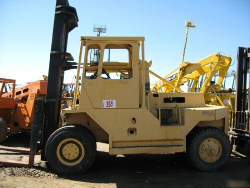Taylor 24,000 lb side cab forklift diesel, 67