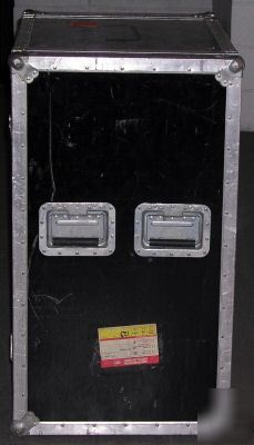 Anvil case w/handle inside 19X21X34 outside 21X31X36