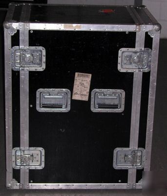 Anvil case w/handle inside 19X21X34 outside 21X31X36