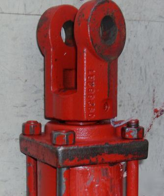 Lion 2500 psi tie rod hydraulic cylinder