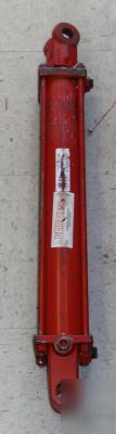 Lion 2500 psi tie rod hydraulic cylinder