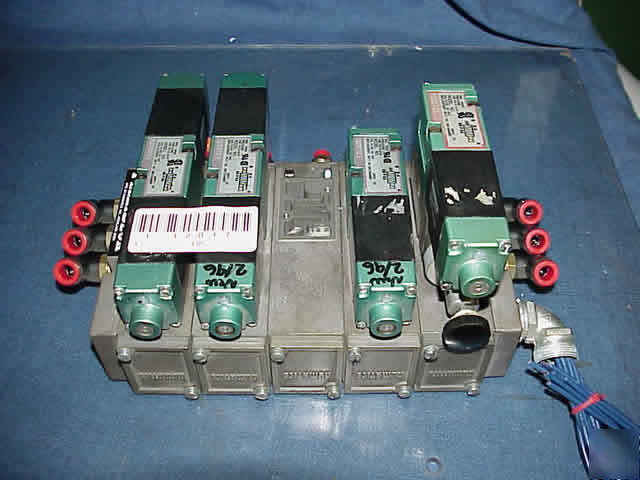 Numatics flexi blok w/5 solenoid actuated direct valves