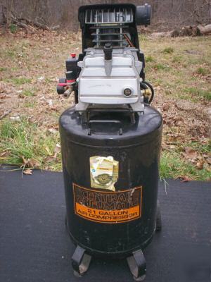 Air compressor 21GAL. excellent used condition
