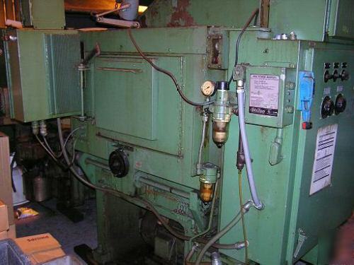 Bryant mcm external form micro-centric grinder