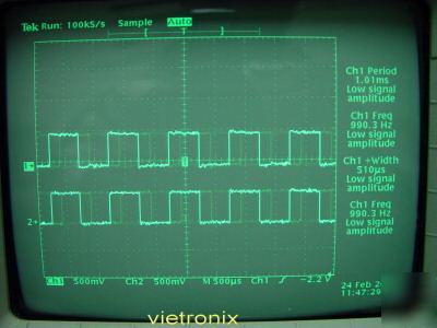 Tektronix TDS380 400MHZ 2GS/sÂ 2CH digitizing + manuals