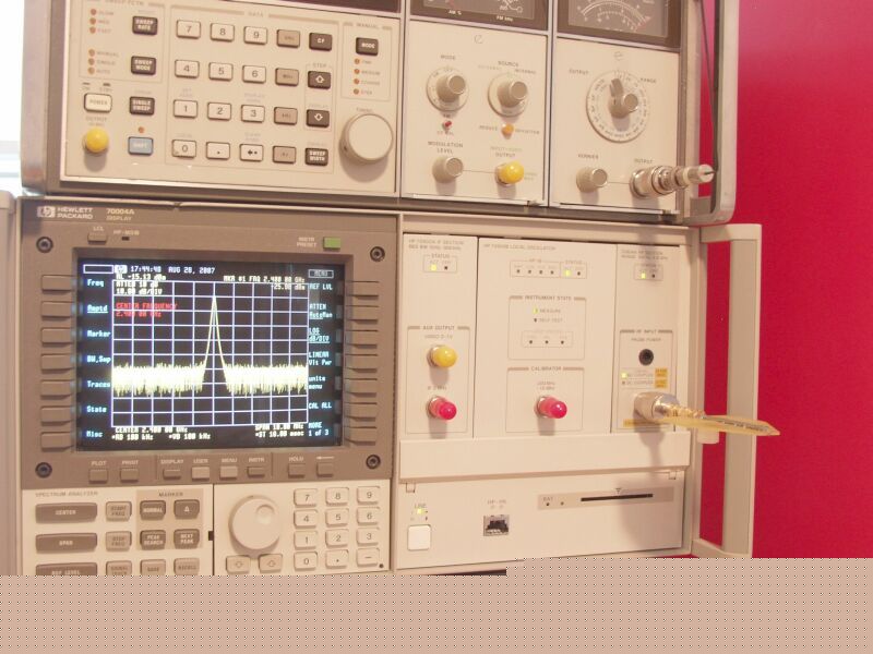 Mega wave reference antenna for 2.4GHZ to 5GHZ 12 dbi.