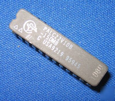 Cypress CY7C263-45WC 24-pin dip windowed ceramic ic