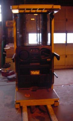 Yale order picker in very good condition very low hours