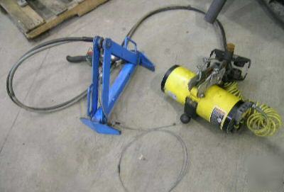 Used: air balance hoist, model BWO15080 (3912)