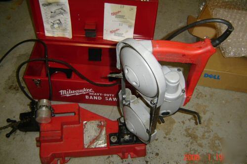 Milwaukee heavy duty portable band saw