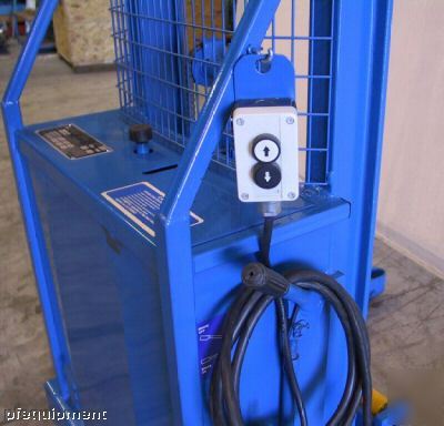 Blue giant power lift stacker P52-15