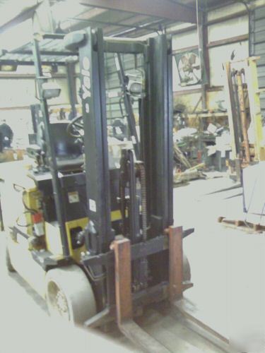 Yale 6500LB. electric forklift 36V battery and charger