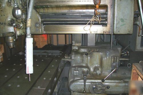 Gray planer type milling machine with side cutting head