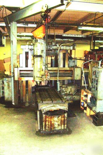 Gray planer type milling machine with side cutting head