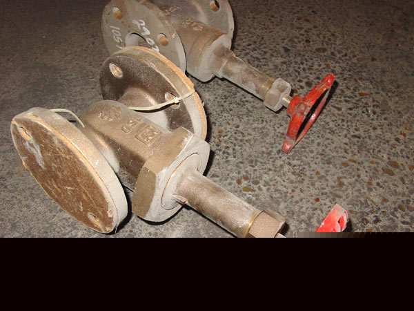 Surplus industrial valves - gate valve 150# 1Â½