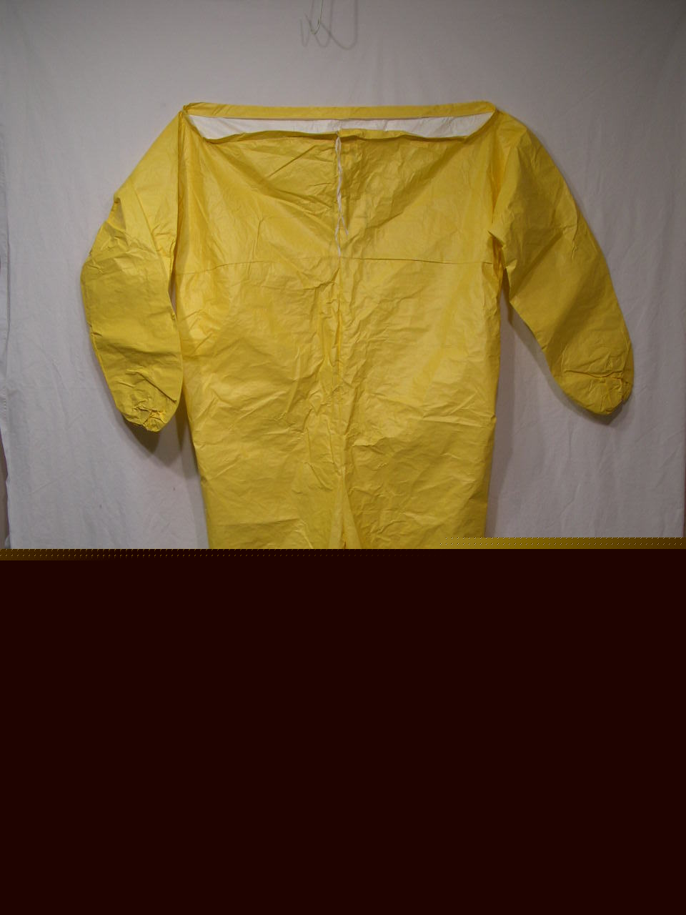 12 tyvek polycoated xl coverall suit protective paint