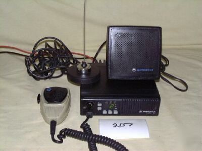 Motorola maxtrac 16 chanls.ham uhf police mobile radio