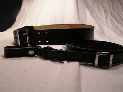 Black sam browne belt and handcuff holder - size 42/46