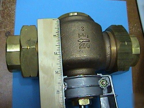 Air pneumatic operated 3-way hot water heating valve 