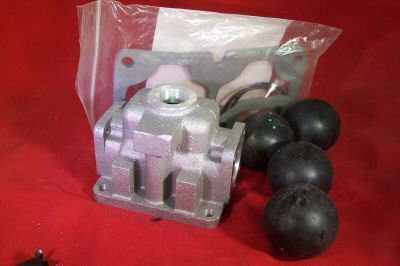 New sandpiper warren rupp ST11/2A pump part 095-043-156