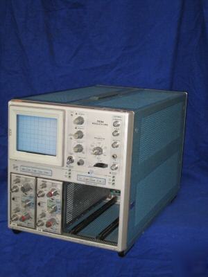 Tektronix 7904 oscilliscope & 2 7A18 trace amplifiers