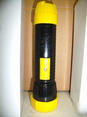 Flashlights box of twenty heavy duty