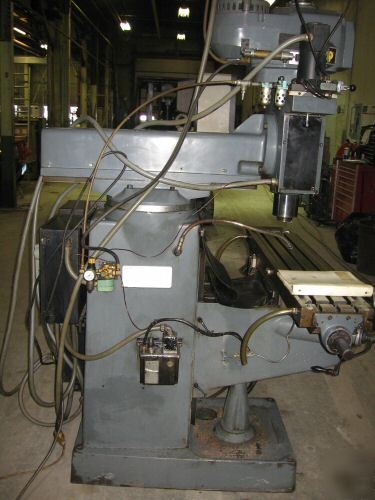 Lagun 3 axis cnc knee type vertical mill 