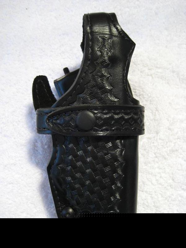 Safariland model 070 black basketweave leather holster