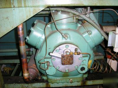 Carrier chiller whole or parts running 30HS070 06EX cmp