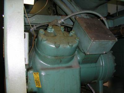 Carrier chiller whole or parts running 30HS070 06EX cmp