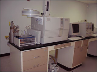 Model ftir-8400 shimadzu transform infrared spectromete