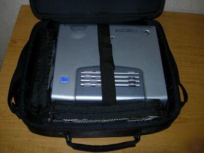 Like new sony vpd-MX10 xga portable video projector - 