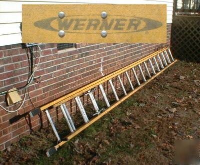 Werner fiberglass extension ladder, 32 foot heavy duty 