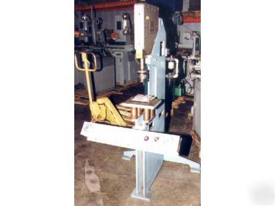 Btm 5 ton air press