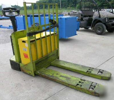 Used: clark 5000 lb electric walkie pallet truck (684)