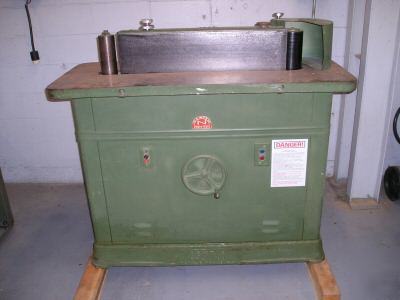 New ton / field oscillating belt sander