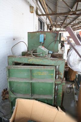 Hydraulic horizantal compactor baler recycling (maren?)