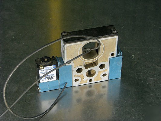 Mac pneumatic valve module 821C-pm-111DA-142