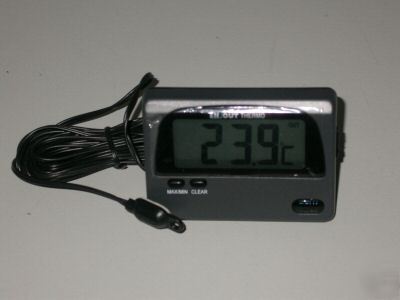 New indoor / outdoor thermometer with large display 