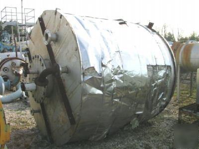 2,000 gallon, 316 stainless steel tank 2447