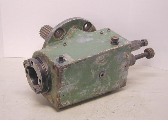 Cincinnati vertical milling head with adj. quill