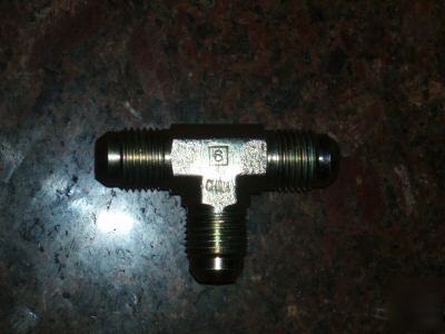 Hydraulic adapter tee- #6 male jic all ends
