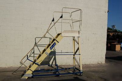 Louisville rolloff platform fiberglas 8 step ladder cal