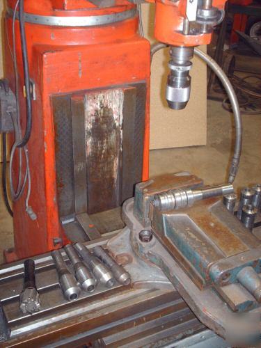 Republic lagun vertical mill,milling machine,bridgeport